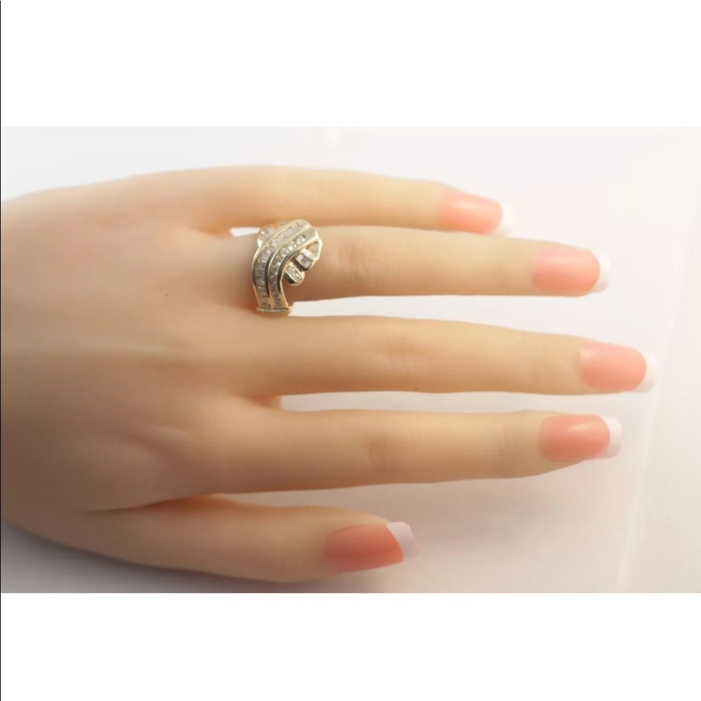 DIAMOND RING - ONE CARAT - GOLD - Picture 3 of 8